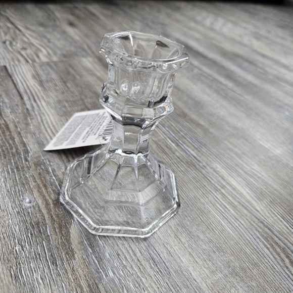 Elegant Clear Glass Candle Holder - Picture 1 of 3